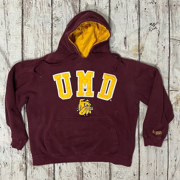 Minnesota–Duluth Bulldogs Collegiate College NCAA Hoodie Pullover Sweatshirt - Picture 1 of 4